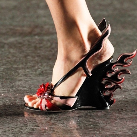 PRADA RUNWAY HEELS - Picture 2 of 8